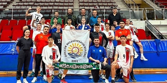 Gölcük Belediyespor Genç Erkekler Voleybol Takımı, Bolu'da düzenlenen Türkiye çeyrek final maçlarında yarı finallere yükseldi.