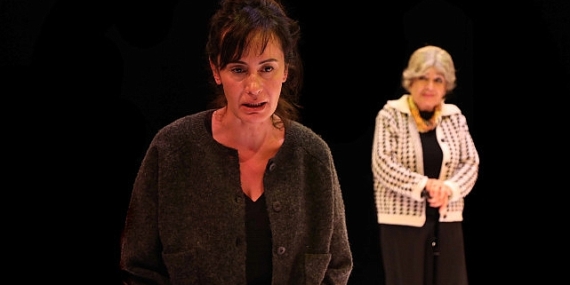 İstanbul Büyükşehir Belediyesi Şehir Tiyatroları sanatçısı Senan Kara Tutumluer, Savaş Dinçel Tiyatro Ödülleri'nden En İyi Kadın Oyuncu Ödülü'ne layık görüldü