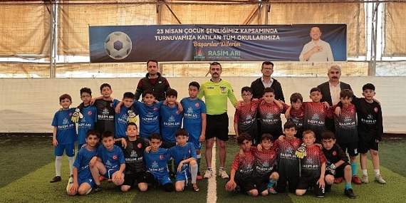 Nevşehir Belediyesi tarafından düzenlenen İlkokullar Arası 23 Nisan Halı Saha Futbol Turnuvası Çeyrek Final Müsabakaları tamamlandı