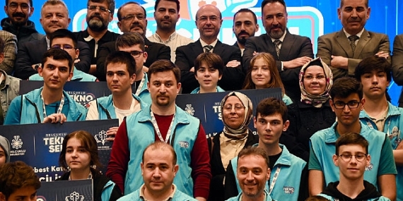 Selçuklu Belediyesi ve Selçuklu İlçe Milli Eğitim Müdürlüğü paydaşlığında düzenlenen teknoloji ve robot yarışması TEKNO-SEL ödül töreni ile sona erdi