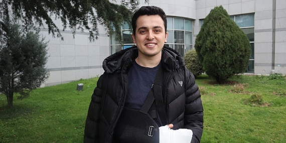 10 saatlik bir ameliyatla ayak parmağı, eline nakledildi