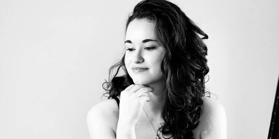 Akbank Sanat’ta Nehir Özzengin İle “Klasikten Caza”