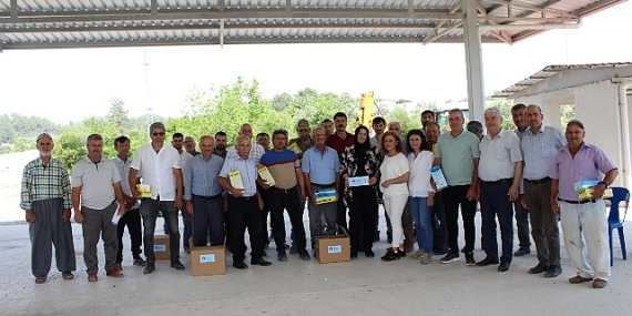 Antalya Büyükşehir Belediyesi Manavgat çiftçisinin yanında