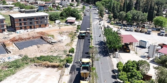 Aydın Büyükşehir Belediyesi, kent genelinde vatandaşlar için daha güvenli ve konforlu yollar oluşturmaya devam ediyor