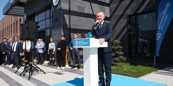 Başkan Büyükakın: Kocaeli’nin en güzel manzaralı kütüphanesi gençlerimize armağan olsun