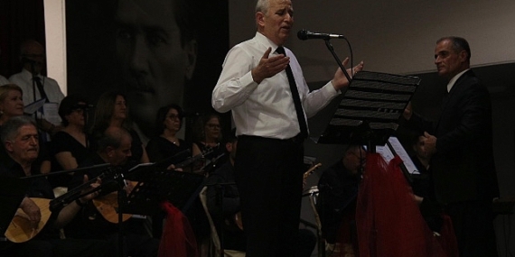 Burhaniye Alevi Kültür Derneği Korosu, Reha Yurdakul Salonu'nda düzenlediği Türk Halk Müziği Konseri ile sanatseverlerle buluştu