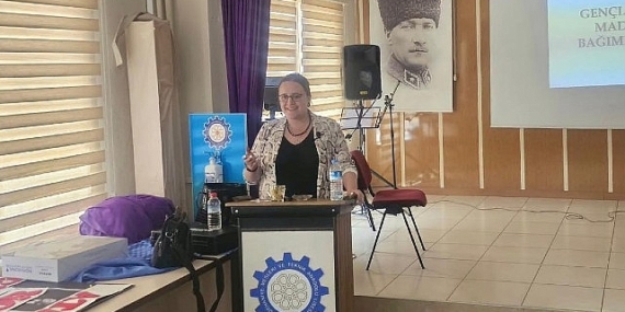 Burhaniye Belediyesi’nden Bağımlılıkla Mücadele Semineri