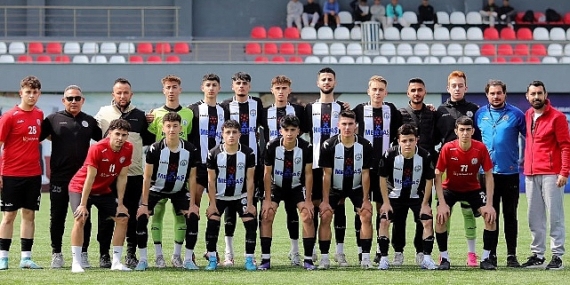 Burhaniye Belediyespor U-18 Takımı, Türkiye Şampiyonası’na son 24 turunda veda etti