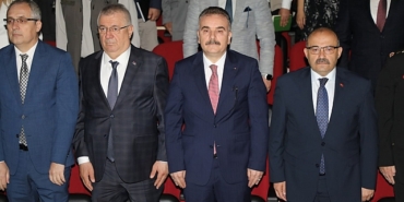 edremit-belediye-baskani-mehmet-ertas-balikesir-valisi-ismail-ustaoglunun-katilimiyla-duzenlenen-edremit-muhtarlar-bulusmasina-katildi.jpg