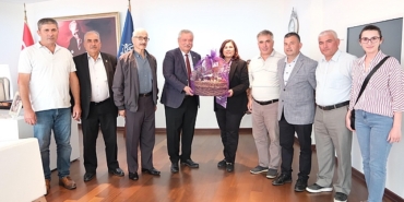 efeler-ziraat-odasi-baskani-mehmet-kendirlioglu-aydin-buyuksehir-belediye-baskani-ozlem-cerciogluna-nezaket-ziyaretinde-bulundu.jpg