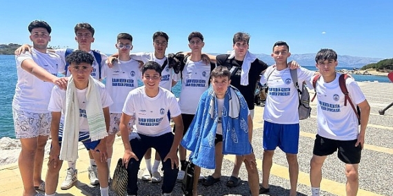 Efes Selçuklu Sporcular Çeşme’de Yapılan Yarımada Spor Oyunlarına Katıldı