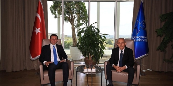 Ekrem İmamoğlu, Küçükçekmece Belediye Başkanı Kemal Çebi’ye tebrik ziyaretinde bulundu