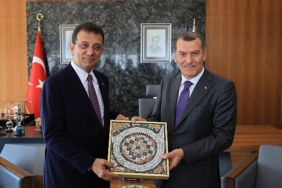 ekrem-imamoglu-zeytinburnu-belediye-baskani-omer-arisoya-tebrik-ziyaretinde-bulundu.jpg