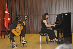 eu-konservatuarindan-piyano-ogrencileri-dinletisi.jpg