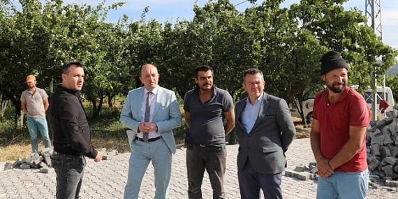 Geyve Belediye Başkanı Selçuk Yıldız, Geyve ilçesi İnciksuyu ve Gazi Süleyman Paşa Mahallelerinde yol yapım çalışmalarını yerinde inceledi