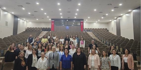 Hemşirelik Fakültesinde “Bilimsel Yayın Sürecinde Kolaylaştırıcılar” konuşuldu