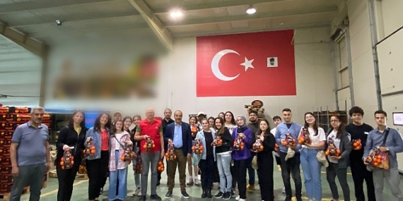 “İşinizi severek yapın, dürüst çalışın, hayal bile edemeyeceğiniz başarı peşinden gelecek"