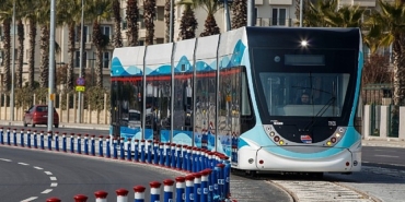 izmir-buyuksehir-belediyesi-19-mayista-toplu-ulasim-yuzde-50-indirimli.jpg