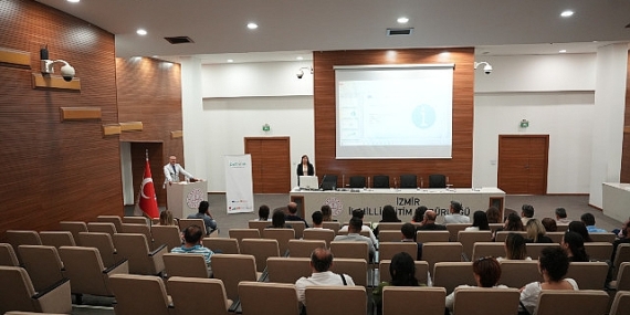 İzmir İl Milli Eğitim Müdürlüğü’nün yürüttüğü ‘DeThink’ projesi kapsamında oluşturulan teknoloji destekli platform, ortaokul öğretmenlerinin kullanımına sunuldu