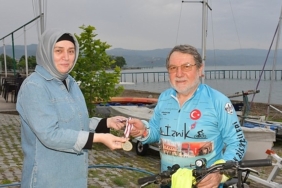 iznikli-yuzme-sampiyonu-erhan-turan-iznikte-anlamli-bir-triatlon-etkinligi-duzenledi.jpg