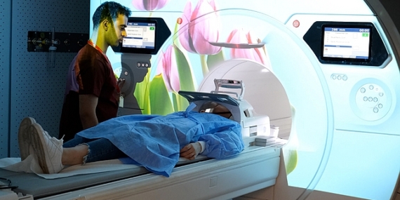 Kapalı yerde kalma korkusu olanlar da artık MR çektirebilecek