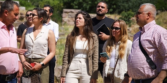 Kazı alanlarını ziyaret eden Başkan Denizli; “Tarihi ve kültürel miraslarımıza sahip çıkacağız”