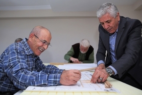 kecioren-belediyesi-huzurevinde-yas-almis-buyukler-icin-model-ucak-yapimina-yonelik-egitimler-basladi.jpg