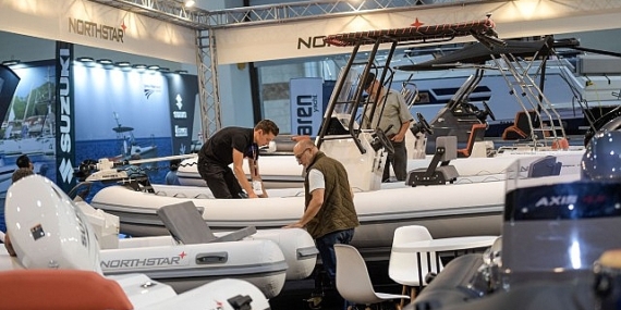 Milyonluk tekneler İzmir'de vitrine çıktı