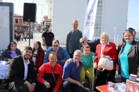 mudanya-belediyesi-engelliler-haftasi-nedeniyle-engellilerin-rahat-iletisim-kurmasini-saglayan-uygulamalarin-yer-aldigi-farkindalik-etkinligi-gerceklestirdi.jpg