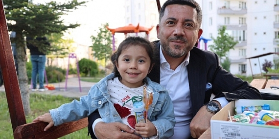 Nevşehir Belediye Başkanı Rasim Arı, 2000 Evler ve 15 Temmuz Mahallelerinde belediye ekiplerince gerçekleştirilen yol bakım ve onarım çalışmalarını inceledi