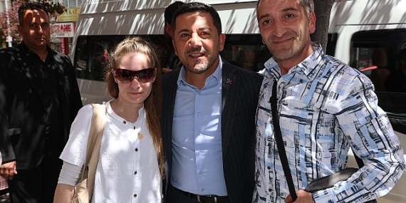 Nevşehir Belediye Başkanı Rasim Arı, Nar Caddesi üzerinde işyerleri bulunan esnafları ziyaret etti