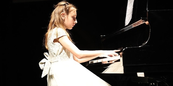 Öğrencilerden keman ve piyano resitali