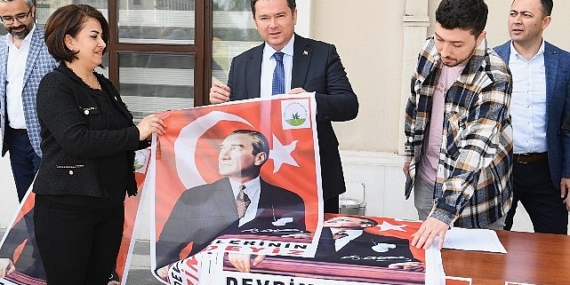 Osmangazi, Ata posterleri ile donatılıyor