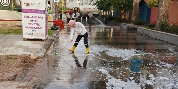 Sanat Sokağı’nda temizlik çalışması