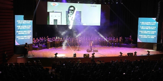 Selçuklu Belediyesi Sanat Akademisi Çocuk Korosu, Cem Karaca Şarkıları konseriyle izleyicilere nostaljik bir gece yaşattı