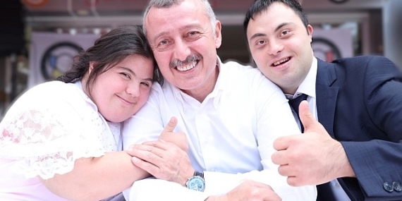 Sevemeyen bir kalpten daha engelli ne olabilir