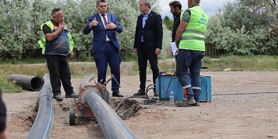 Sivas Belediye Başkanı Dr. Adem Uzun bir yandan tebrik ziyaretlerini kabule devam ederken bir yandan da saha çalışmalarına hız kazandırdı