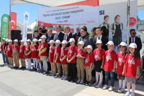 toyota-otomotiv-sanayi-turkiye-trafik-guvenligi-resim-yarismasiyla-genc-yetenekleri-odullendirdi.jpg