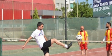 yenisehir-belediyesi-19-mayis-ayak-tenisi-turnuvasi-basladi.jpg