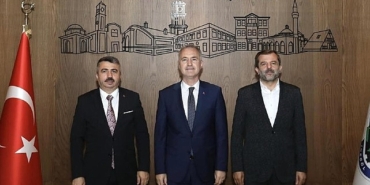 yildirim-belediye-baskani-oktay-yilmaz-ile-gursu-belediye-baskani-mustafa-isik-inegol-belediye-baskani-alper-tabani-ziyaret-etti.jpg