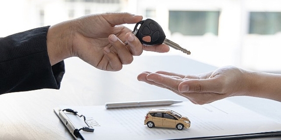 Yüksek faizli piyasa koşullarında araç kiralamak, satın almaktan daha kârlı