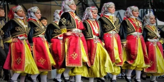 İzmir’in Geleneksel Kıyafetleri ve Kültürel Zenginlikleri