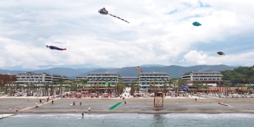 Xo Cape Arnna Dünyaca Ünlü Uçurtma Sanatçısı Zahit Mungan'ı ''Rüzgarın Peşinde'' Etkinliğinde Ağırlıyor